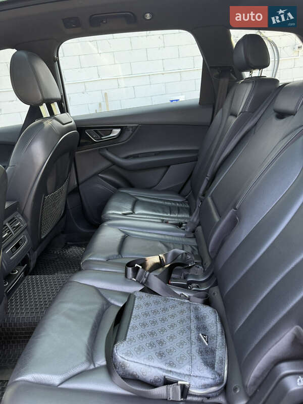 Внедорожник / Кроссовер Audi Q7 2017 в Киеве