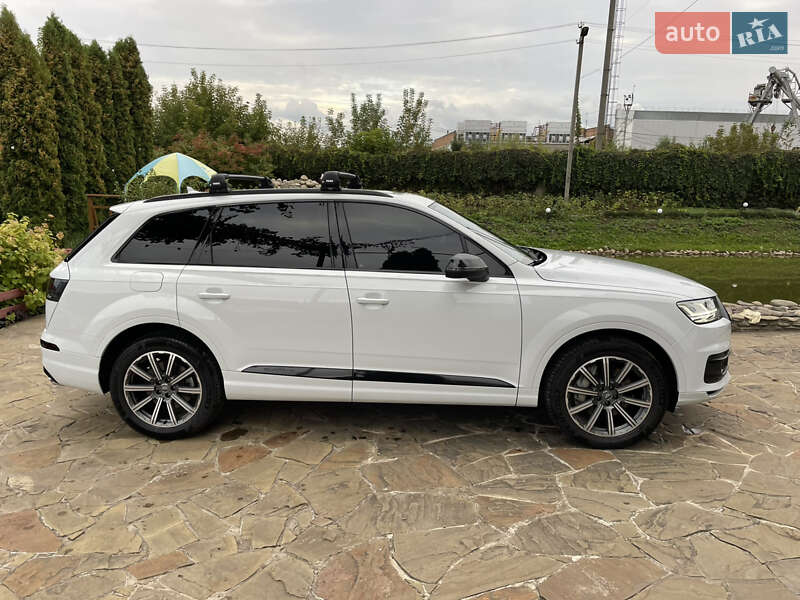 Позашляховик / Кросовер Audi Q7 2016 в Рівному