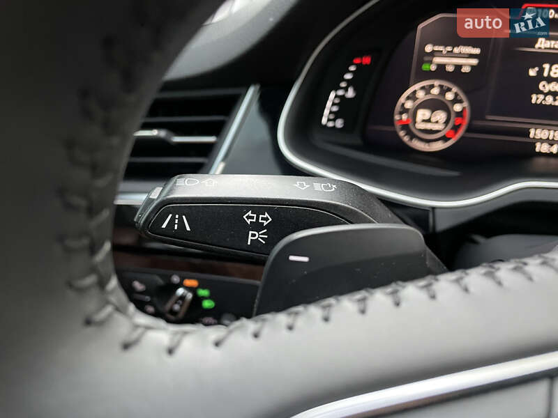Позашляховик / Кросовер Audi Q7 2016 в Рівному