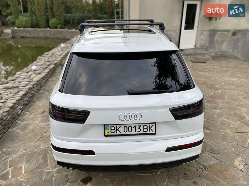 Позашляховик / Кросовер Audi Q7 2016 в Рівному
