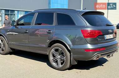 Позашляховик / Кросовер Audi Q7 2013 в 