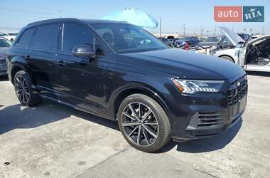 Внедорожник / Кроссовер Audi Q7 2021 в 