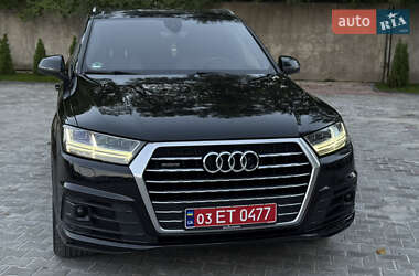 Внедорожник / Кроссовер Audi Q7 2016 в 
