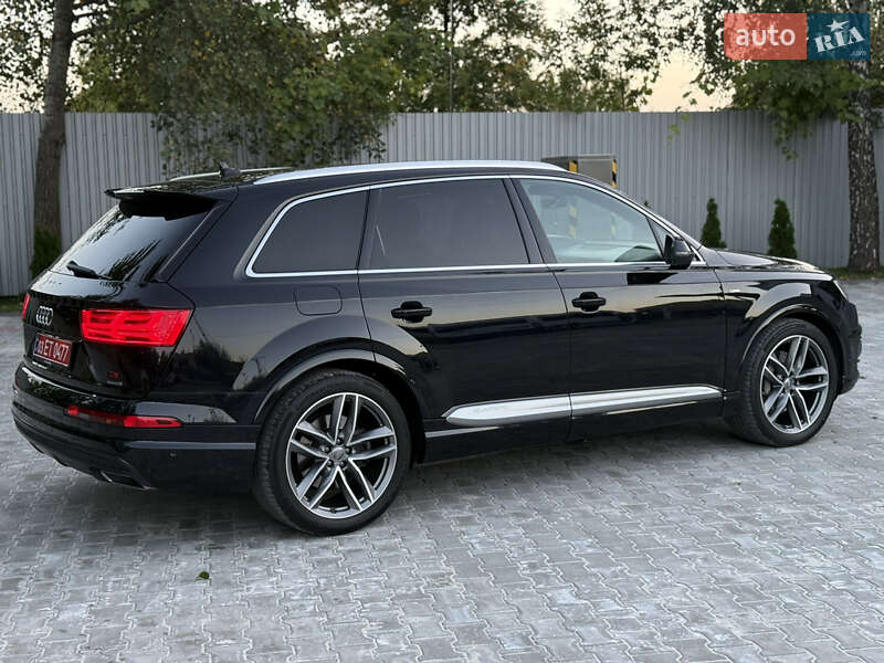 Внедорожник / Кроссовер Audi Q7 2016 в Ровно