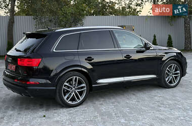 Внедорожник / Кроссовер Audi Q7 2016 в 
