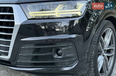 Внедорожник / Кроссовер Audi Q7 2016 в 