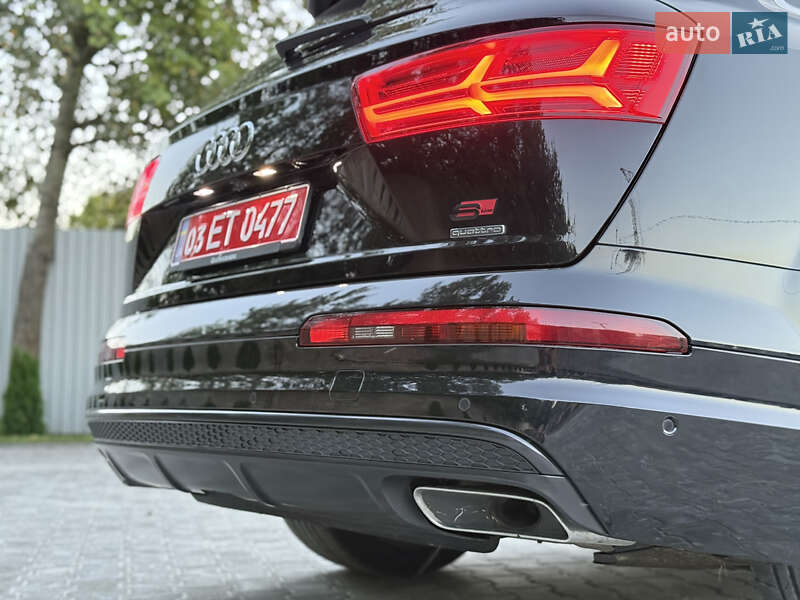 Внедорожник / Кроссовер Audi Q7 2016 в Ровно