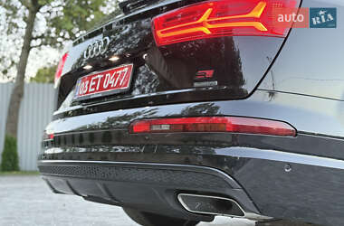 Внедорожник / Кроссовер Audi Q7 2016 в 