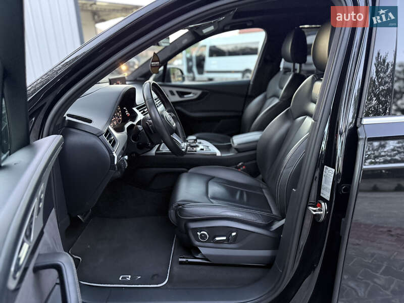 Внедорожник / Кроссовер Audi Q7 2016 в Ровно