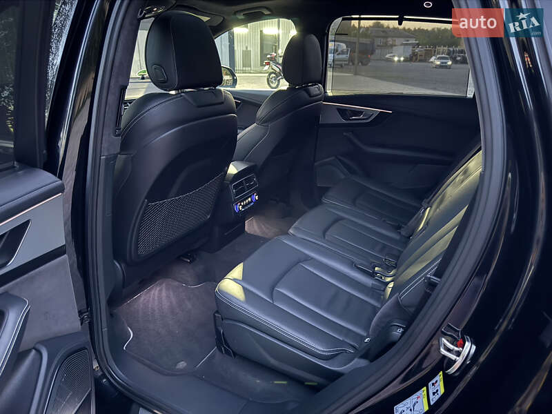 Внедорожник / Кроссовер Audi Q7 2016 в Ровно