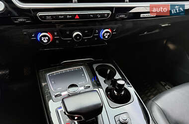 Позашляховик / Кросовер Audi Q7 2017 в 