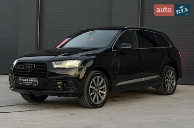 Внедорожник / Кроссовер Audi Q7 2017 в 