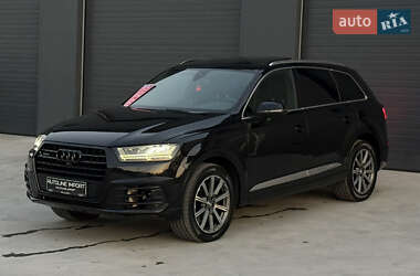 Внедорожник / Кроссовер Audi Q7 2017 в 