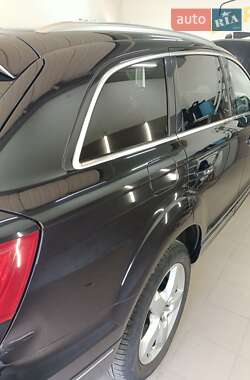 Позашляховик / Кросовер Audi Q7 2014 в 