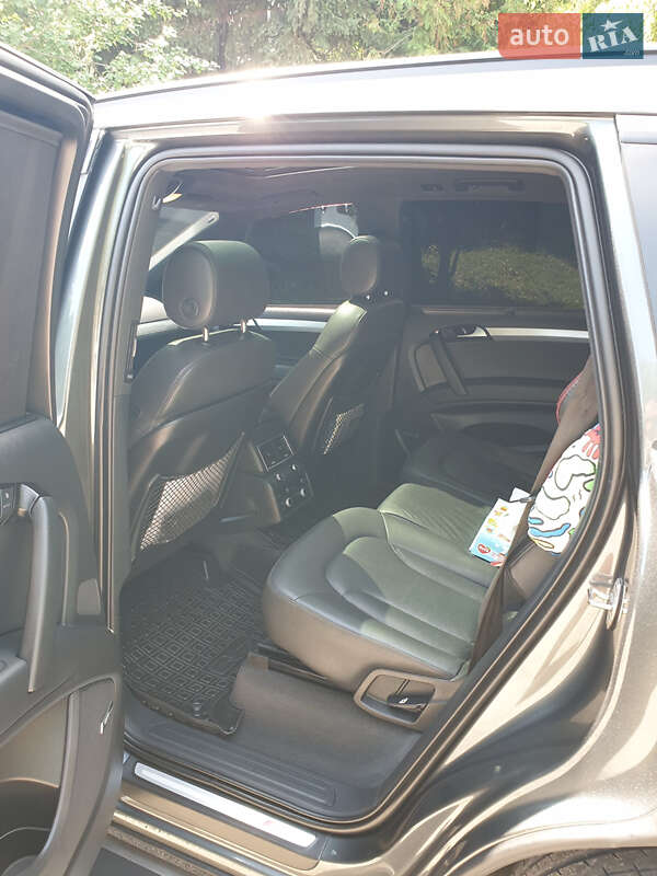 Позашляховик / Кросовер Audi Q7 2015 в Тернополі