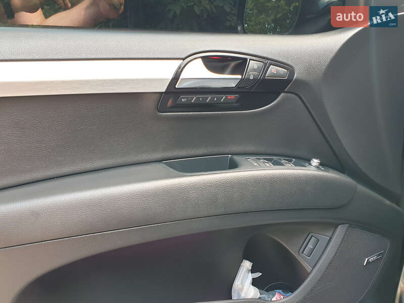 Позашляховик / Кросовер Audi Q7 2015 в Тернополі