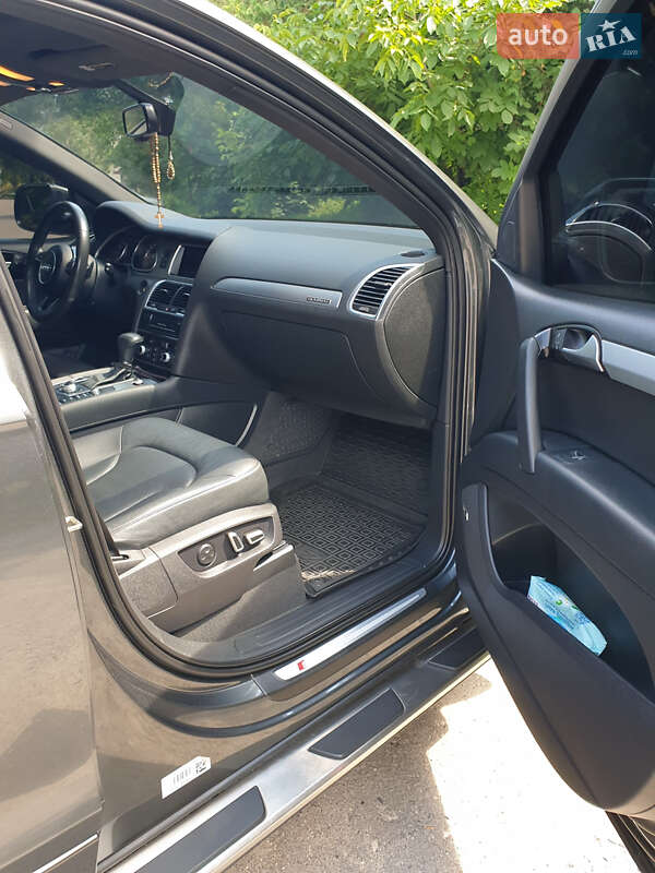 Позашляховик / Кросовер Audi Q7 2015 в Тернополі