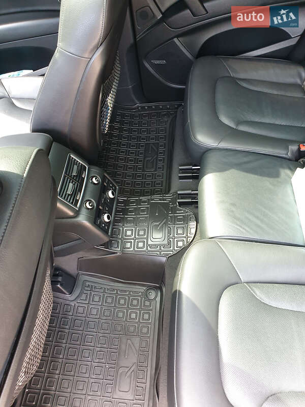 Позашляховик / Кросовер Audi Q7 2015 в Тернополі