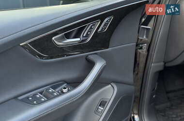 Позашляховик / Кросовер Audi Q7 2023 в 