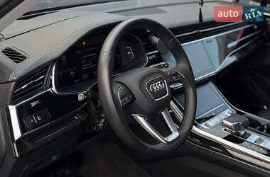 Позашляховик / Кросовер Audi Q7 2023 в 