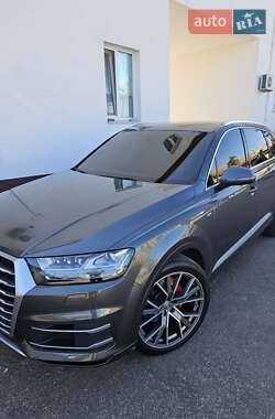 Позашляховик / Кросовер Audi Q7 2018 в Дніпрі