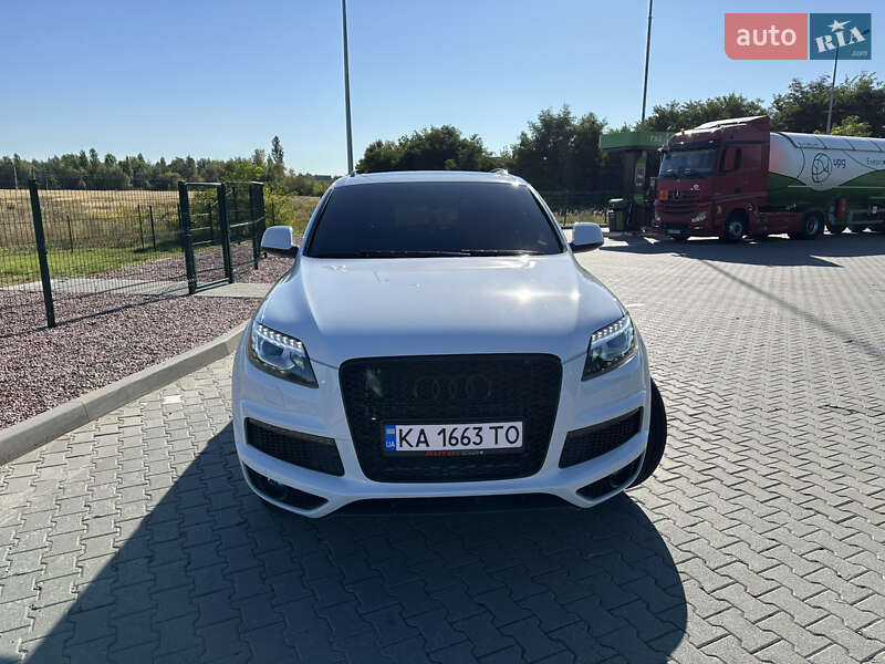 Позашляховик / Кросовер Audi Q7 2015 в Києві