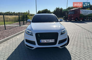 Внедорожник / Кроссовер Audi Q7 2015 в 