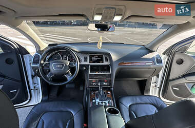 Внедорожник / Кроссовер Audi Q7 2015 в 
