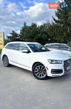 Позашляховик / Кросовер Audi Q7 2015 в 