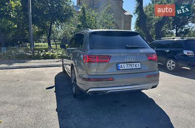 Внедорожник / Кроссовер Audi Q7 2016 в 