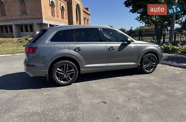 Внедорожник / Кроссовер Audi Q7 2016 в 