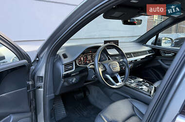 Позашляховик / Кросовер Audi Q7 2016 в 