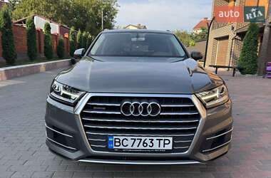 Внедорожник / Кроссовер Audi Q7 2015 в 