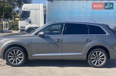Внедорожник / Кроссовер Audi Q7 2017 в 