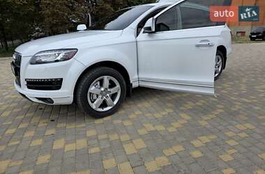 Внедорожник / Кроссовер Audi Q7 2015 в 
