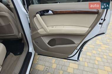 Внедорожник / Кроссовер Audi Q7 2015 в 