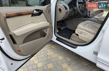 Внедорожник / Кроссовер Audi Q7 2015 в 