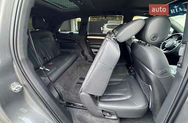 Позашляховик / Кросовер Audi Q7 2013 в 
