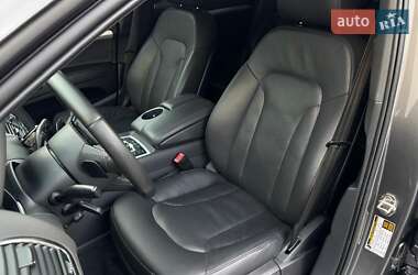 Позашляховик / Кросовер Audi Q7 2013 в 