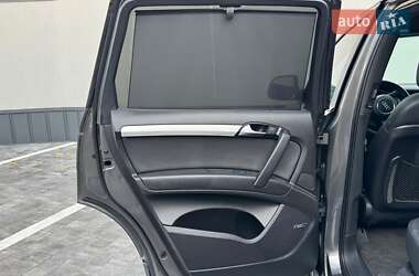 Позашляховик / Кросовер Audi Q7 2013 в 
