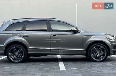 Позашляховик / Кросовер Audi Q7 2013 в 