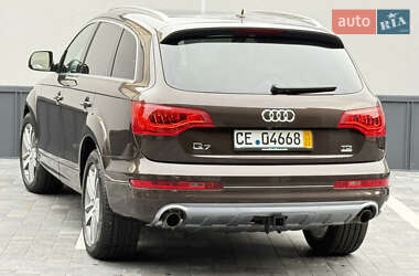 Позашляховик / Кросовер Audi Q7 2011 в 