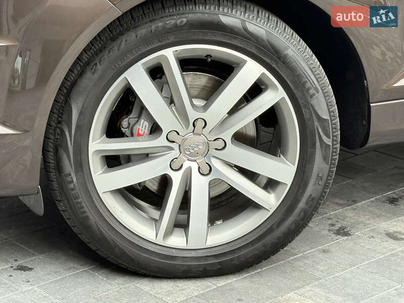 Внедорожник / Кроссовер Audi Q7 2011 в Ровно