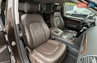 Позашляховик / Кросовер Audi Q7 2011 в 
