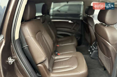 Позашляховик / Кросовер Audi Q7 2011 в 