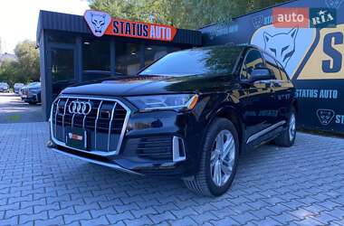 Позашляховик / Кросовер Audi Q7 2021 в 