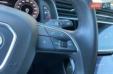 Позашляховик / Кросовер Audi Q7 2021 в 