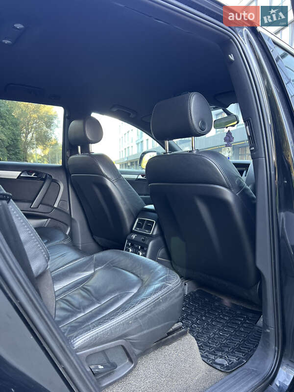Внедорожник / Кроссовер Audi Q7 2006 в Новояворовске