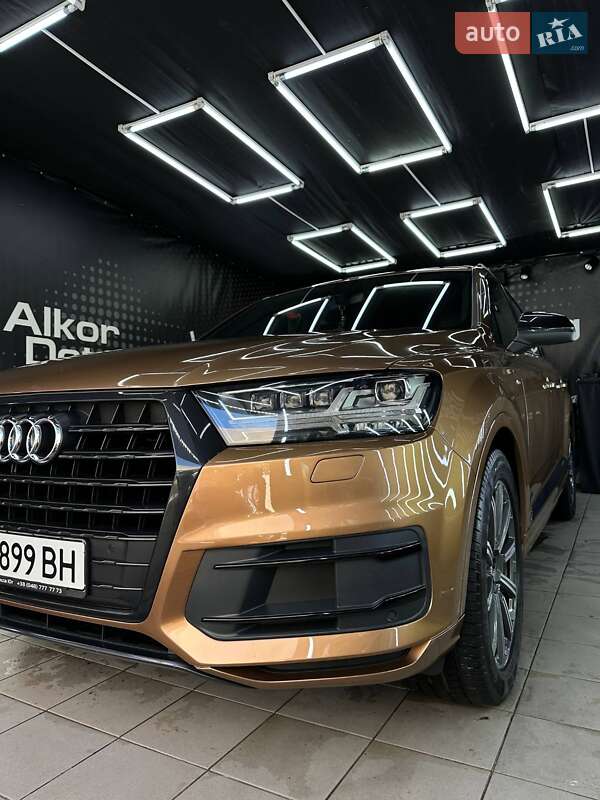 Позашляховик / Кросовер Audi Q7 2017 в Одесі