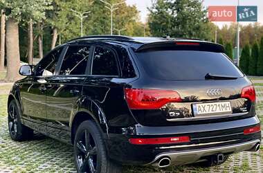 Внедорожник / Кроссовер Audi Q7 2015 в 